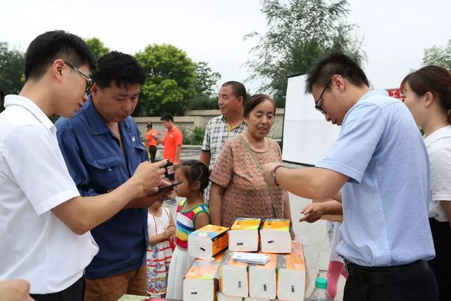 附近居民對集團項目進行咨詢